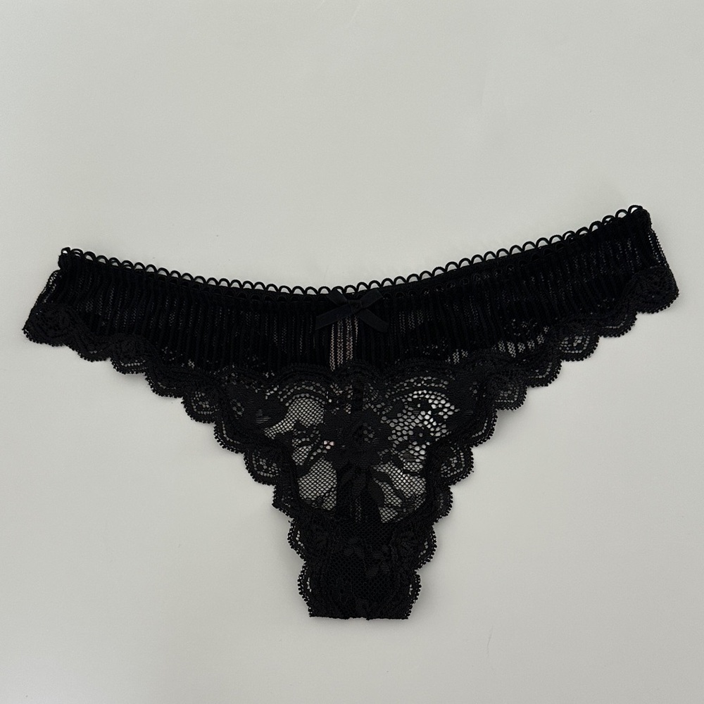 Victoria’s Secret Dream Angels Black Lace Thong Panty